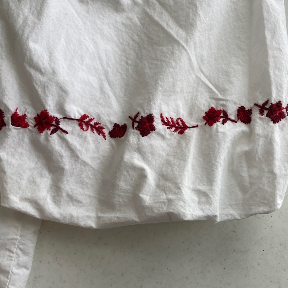 beachlunchlounge Off the Shoulders  Blouse with Red Embroidery - Picture 4 of 9